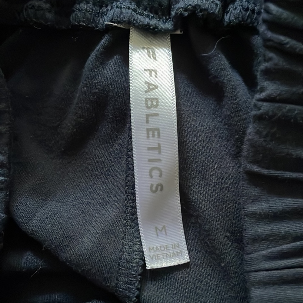 Fabletics Shorts - Picture 3 of 3